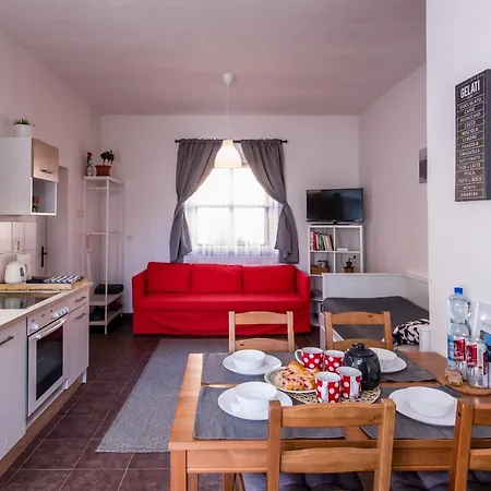 Apartamento Statek Pnovany