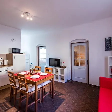 Appartement Statek Pnovany